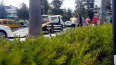   Polise kızdı kendi arabasını taşladı