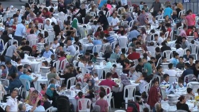 beraberlik -  Surp Pırgiç Ermeni Vakfı Hastanesi’nden binlerce vatandaşa iftar  Videosu