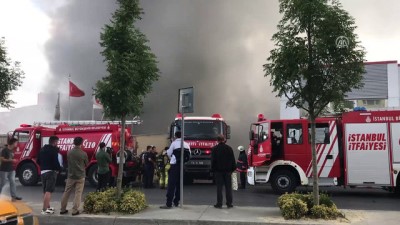 Tekstil maddeleri üreten fabrikada yangın - İSTANBUL 