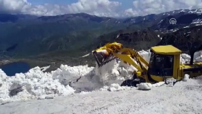 haziran ayi - Bayburt'ta haziran ayında karla mücadele  Videosu