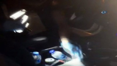 koltuk alti -  Otomobilin zulasından kokain ve 2 tabanca çıktı  Videosu