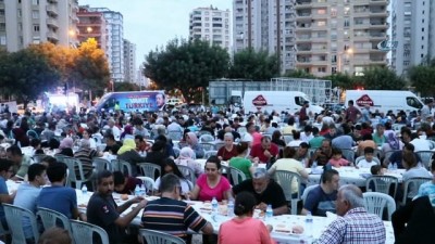 iftar sofrasi -  Bakan Sarıeroğlu ve Bakan Özhaseki iftar sofrasında vatandaşlarla buluştu Videosu