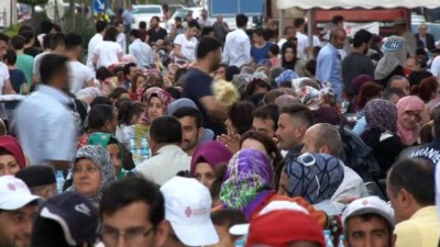 iftar sofrasi -  Binlerce Ümraniyeli birlik, beraberlik ve kardeşlik sofrasında buluştu  Videosu