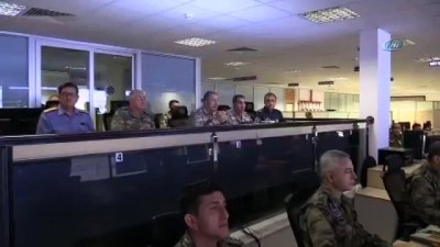 hava harekati -  Genelkurmay Başkanı Akar, Irak'ın kuzeyinde yürütülen harekatı takip etti  Videosu