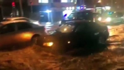 metro istasyonu -  - Gürcistan'da Şiddetli Yağış  Videosu