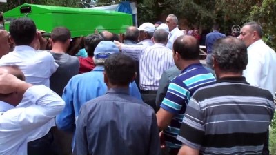 koy mezarligi - Öldürülen köy muhtarının cenazesi - TOKAT  Videosu