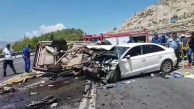 jandarma - Antalya’da feci kaza... Aynı aileden 3 kişi hayatını kaybetti  Videosu