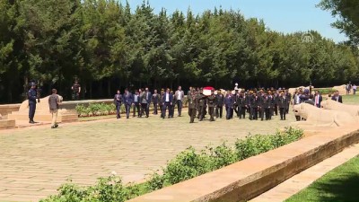 kabir ziyareti - İçişleri Bakanı Soylu ve jandarma heyeti Anıtkabir'i ziyaret etti - ANKARA  Videosu