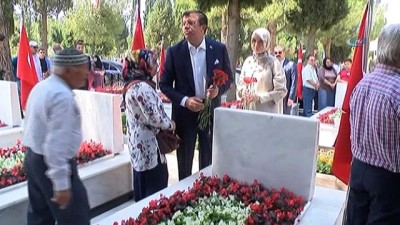 bayramlasma -  Bakan Zeybekci, huzurevi sakinlerinin korosunda türkü söyledi Videosu