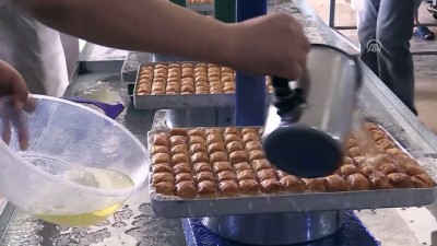 cevizli - Baklavacılar bayram mesaisi yapıyor - ŞANLIURFA  Videosu