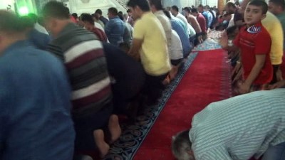 ramazan bayrami -  Binlerce kişi Ramazan ayını son teravih namazıyla Balıklıgöl'de uğurladı
- Şanlıurfa'da son teravih namazı kılınarak ramazan ayı uğurlandı  Videosu