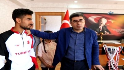kaymakamlik - Milli atletten Kaymakam Çetin’e ziyaret  Videosu
