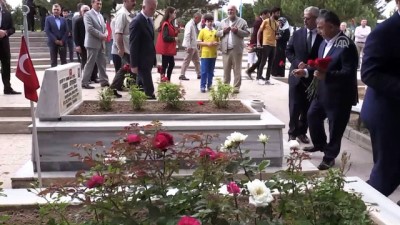 sehitlikler - Milli Eğitim Bakanı Yılmaz'dan şehitlik ziyareti - SİVAS Videosu