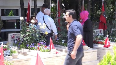 mezar taslari - Şehitliklere bayram ziyareti - ANKARA  Videosu