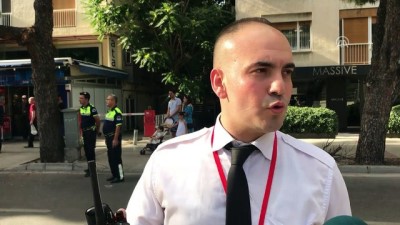 cam agaci - Ağaç park halindeki araçların üzerine devrildi - İZMİR Videosu