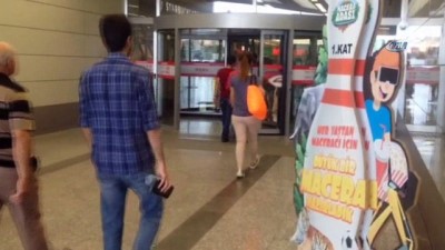 bayramlasma -  Ankara'daki AVM'ler bayramın birinci günü çalıştı Videosu