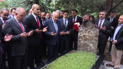 bayramlasma - Bahçeli, Alparslan Türkeş'in kabrini ziyaret etti - ANKARA  Videosu
