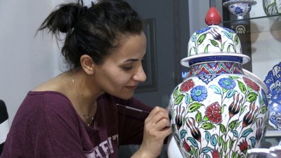 ipekyolu - Çiniyi 'ilmek ilmek' işliyor - VAN  Videosu