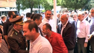 bayramlasma -  Gaziantep protokolü Cuma namazı sonrasında halkla bayramlaştı Videosu