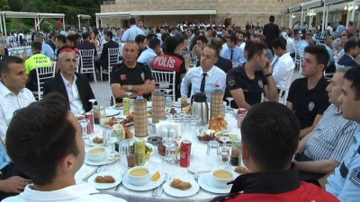 kadin polis -  İstanbul Emniyet Müdürlüğü İftar Programı PEKOM’da yapıldı  Videosu