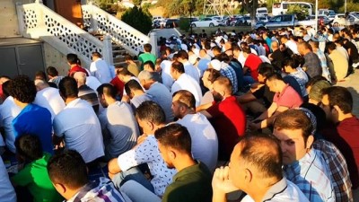 ramazan bayrami -  - KKTC’de Müslümanlar camilere akın etti  Videosu