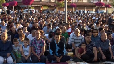 bayram namazi -  Konya'da Ramazan Bayramı  Videosu