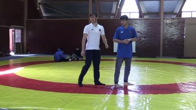milli guresci - Yıldız milli güreşçilerin gözü dünya şampiyonluğunda - BOLU  Videosu