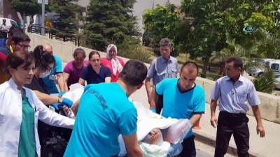 saglik ekibi -  Traktörle çarpıştı, iki bacağı da kopma noktasına geldi Videosu