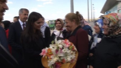 bayramlasma -  - Bakan Sarıeroğlu, direksiyonun başına geçti  Videosu