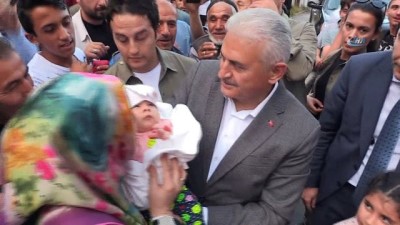 miting alani -  Başbakan Yıldırım çay davetini geri çevirmedi  Videosu