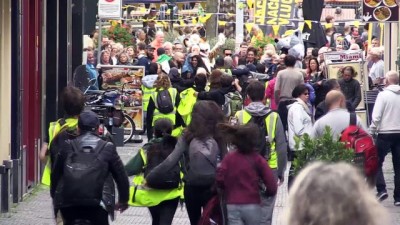 multeci - Hollanda'da mültecilere destek için 40 kilometre yürüdüler - ROTTERDAM/LAHEY Videosu