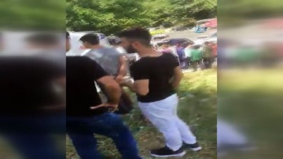 elektrik diregi -  İstanbul’da kontrolden çıkan minibüs genç kızı ezdi  Videosu