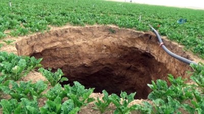 karbon -  Karaman’da ilk kez oluşan obruk korkuttu  Videosu