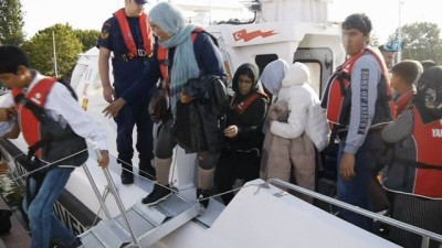 kacak gocmen -  Çanakkale'de 45 mülteci yakalandı  Videosu