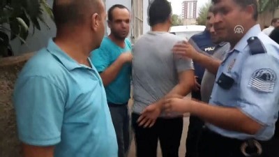 linc girisimi - Saldırgana linç girişimini polis önledi - ADANA Videosu