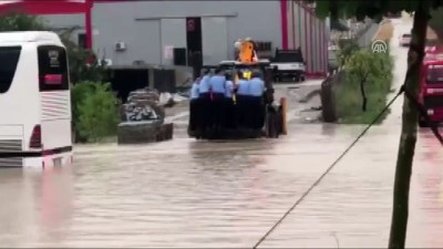 karayollari - Denizli-Afyonkarahisar karayolu sağanak nedeniyle ulaşıma kapandı - DENİZLİ Videosu