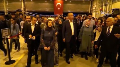 savunma sanayi - Erdoğan Atak helikopteri üretim hattını gençlerle gezdi - ANKARA  Videosu