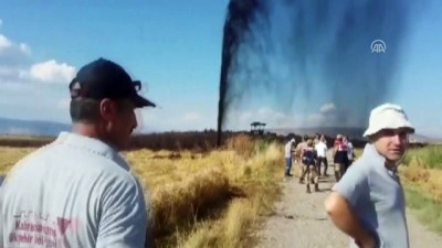 boru hatti - Kahramanmaraş'ta kepçenin çarptığı boru hattından petrol fışkırıyor Videosu