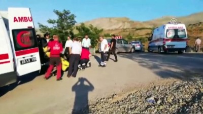 siginma - Otomobil şarampole devrildi: 5 yaralı - ELAZIĞ Videosu
