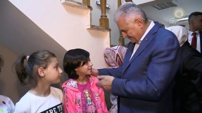 esenli - Başbakan Yıldırım sevgi evinde kalan çocuklarla iftar yaptı - ANKARA  Videosu