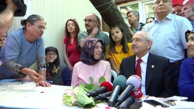 mulkiye - Kılıçdaroğlu, Pendik'te tapu sorunu yaşayan vatandaşlarla görüştü - İSTANBUL Videosu