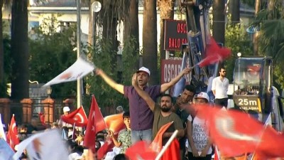 ruzgar gulu -  Erdoğan: 'Biz FETÖ'cülere koltuk değneği olmanın değil terörün belini kırmanın derdindeyiz'  Videosu