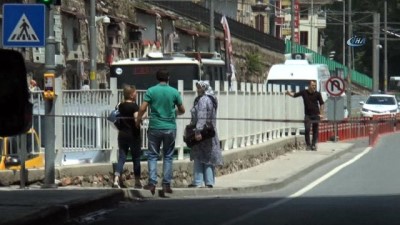supheli canta -  Otobüs durağında şüpheli paket paniği  Videosu
