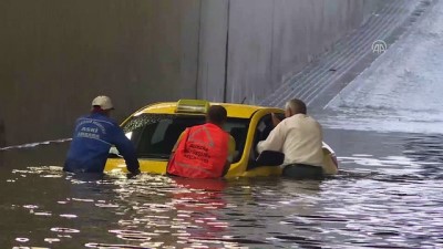 yagan - Başkentte kuvvetli yağış hayatı olumsuz etkiledi (3) - ANKARA Videosu