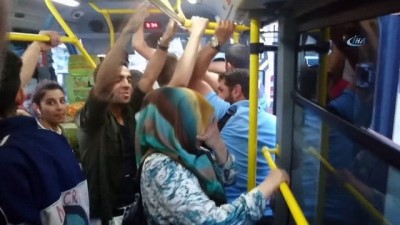 kahkaha -  Minibüste yolcu kadın ile şoför arasında Kemal Sunal filmini hatırlatan diyalog  Videosu
