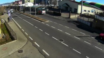 mobese goruntuleri - Sürücülerin dikkatsizlik sonucu yaptığı kazalar kamerada  Videosu