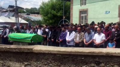 koy mezarligi -  Ayı saldırısı sonucu hayatı kaybeden besici toprağa verildi  Videosu