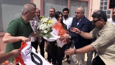 muhalefet - Bakan Sarıeroğlu'ndan spor kulüplerine ziyaret - ADANA Videosu