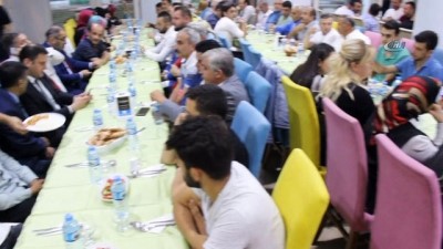 ayetler -  Bursalı Artvinliler MHP’li adayı bağrına bastı Videosu