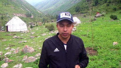 kronik hastalik - Kırgızistan'da at sütü, sağlık ve alternatif besin için büyük ilgi görüyor - BİŞKEK  Videosu